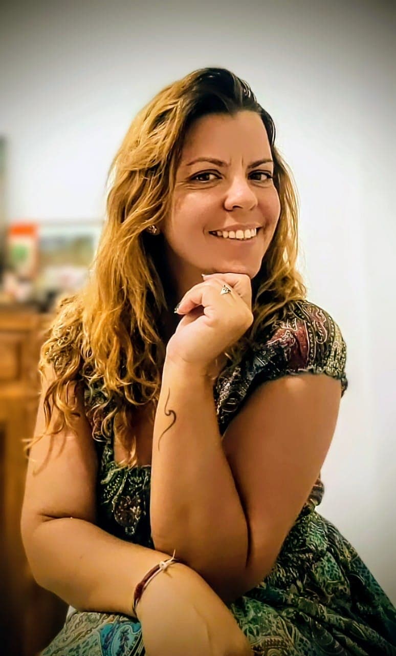Carla Mujaes - Especialista em Cuidados Infantis